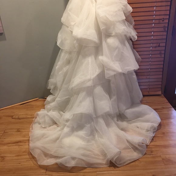 Gorgeous rhinestone beaded tulle wedding dress - Picture 8 of 8